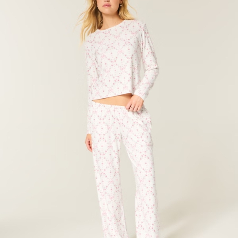 Hollister Always Cozy Pajama Set